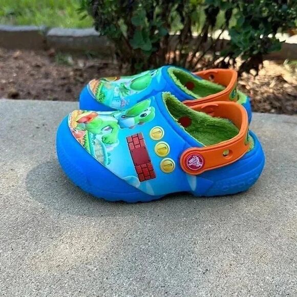 Kid’s Crocs Fun Lab Lined Yoshi Clogs - Picture 1 of 11
